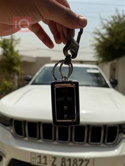 جیپ گراند شیرۆکی